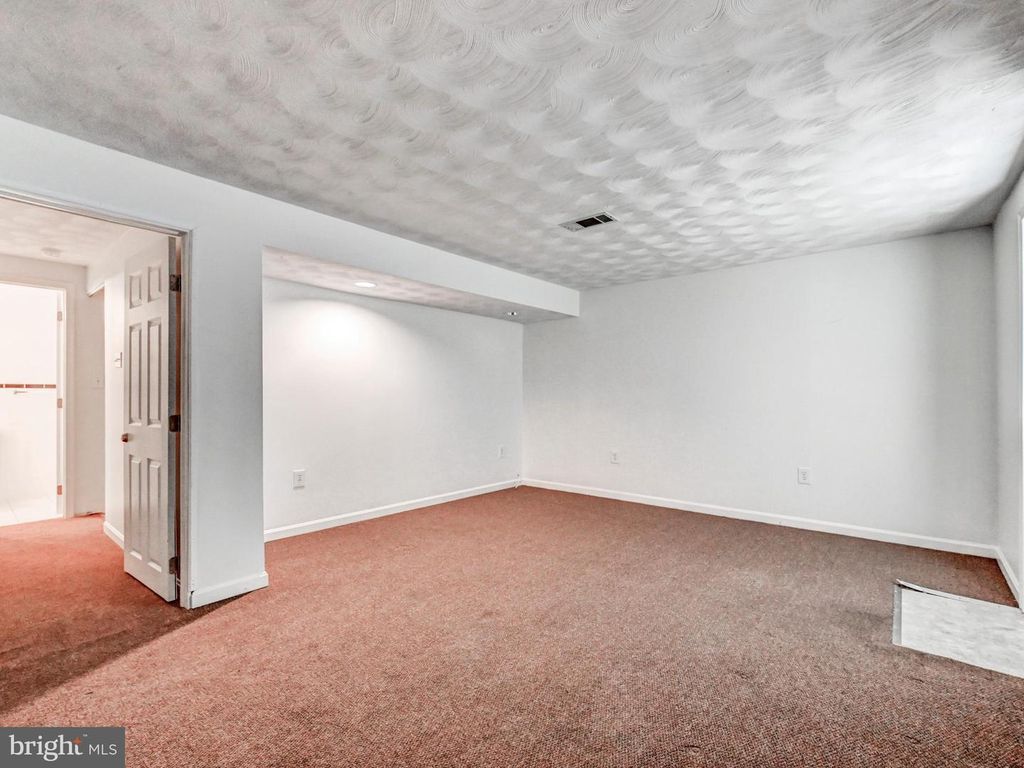 Image 26 of property listing at 16 TURNMILL CT, Nottingham, MD 21236