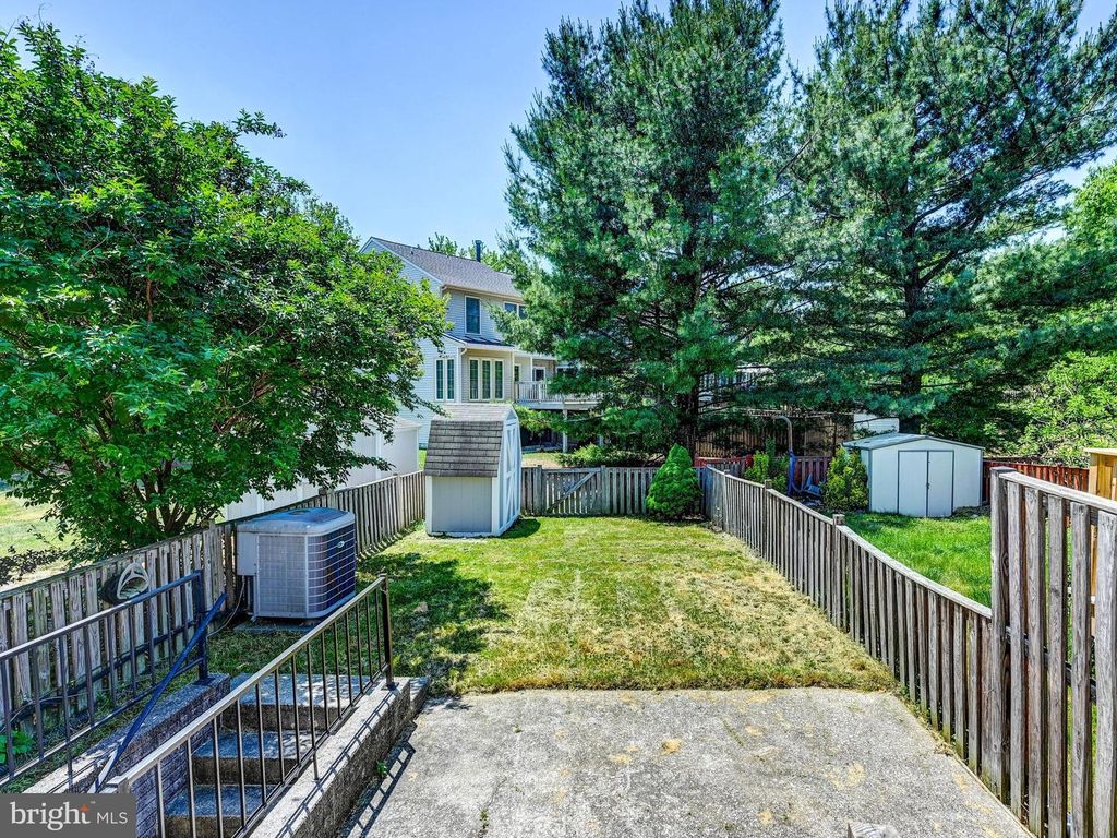 Image 27 of property listing at 16 TURNMILL CT, Nottingham, MD 21236