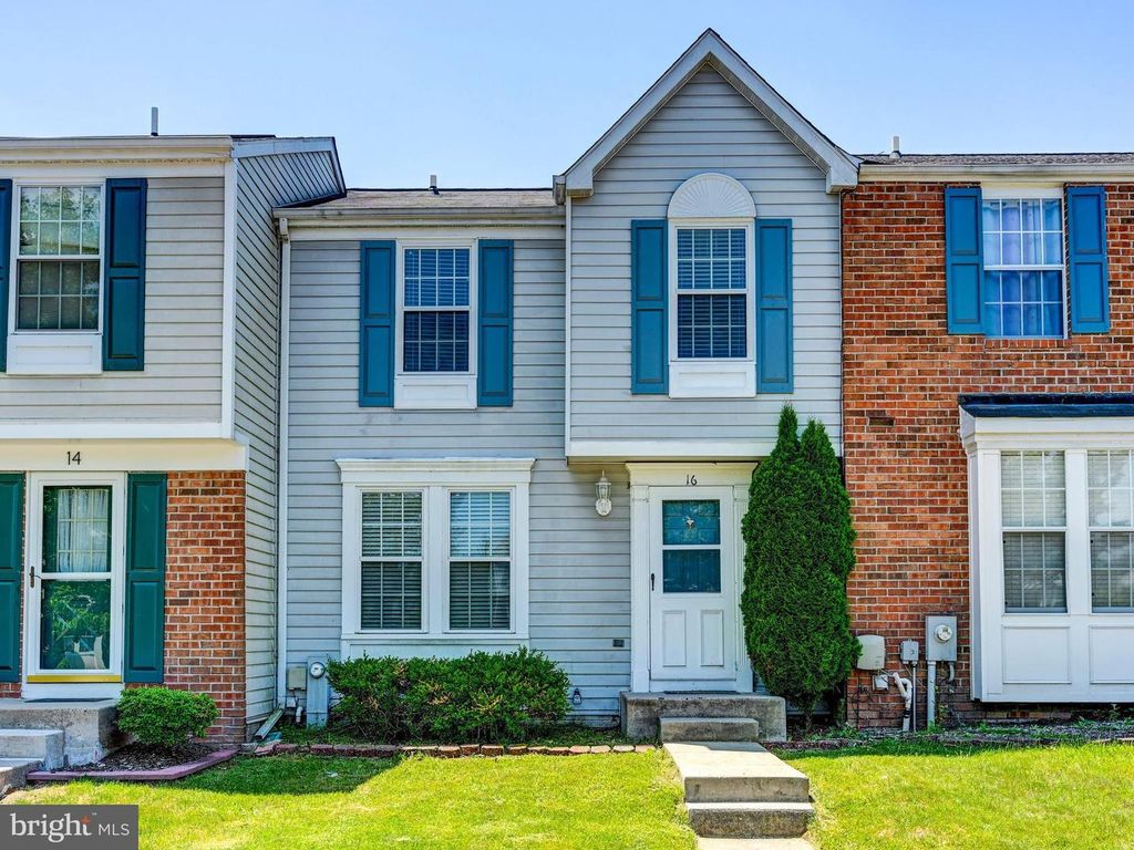 Image 3 of property listing at 16 TURNMILL CT, Nottingham, MD 21236
