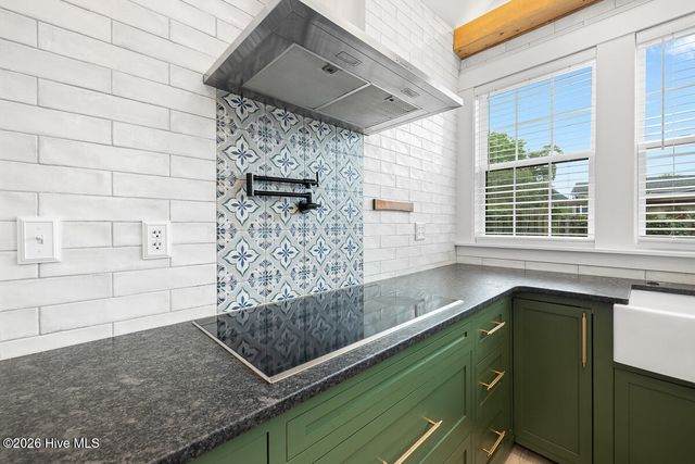 704 S 3rd Street, Wilmington, NC 28401