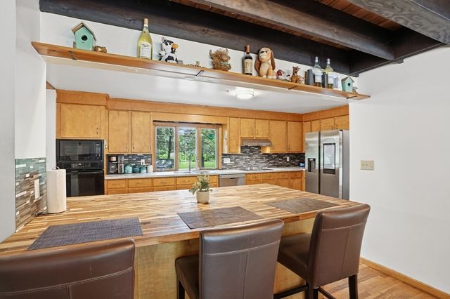 151 Summer St, Rehoboth, MA 02769