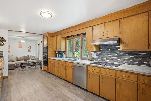 151 Summer St, Rehoboth, MA 02769