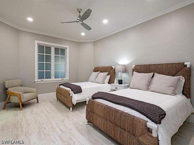 627 6TH AVE S B-302, Naples, FL 34102