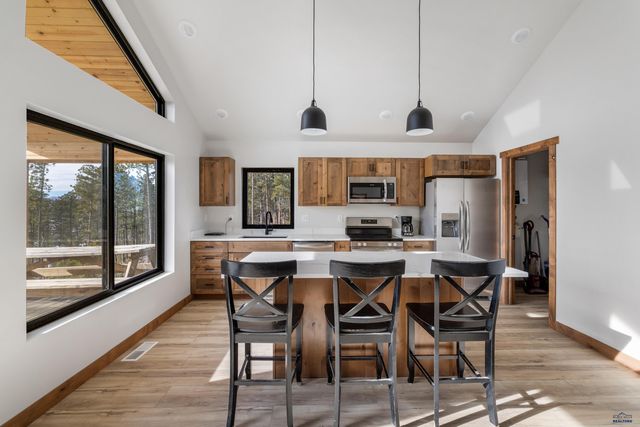 11837 GOLDEN RIDGE RD, Deadwood, SD 57732