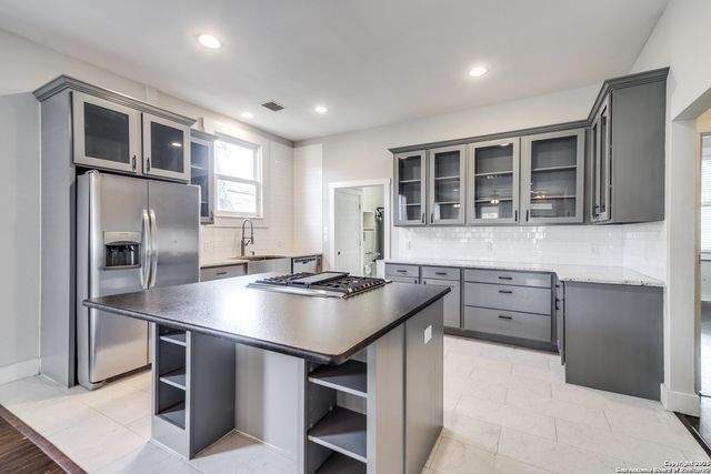 1106 Dawson, San Antonio, TX 78202