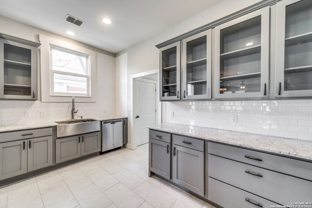 1106 Dawson, San Antonio, TX 78202