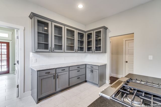 1106 Dawson, San Antonio, TX 78202