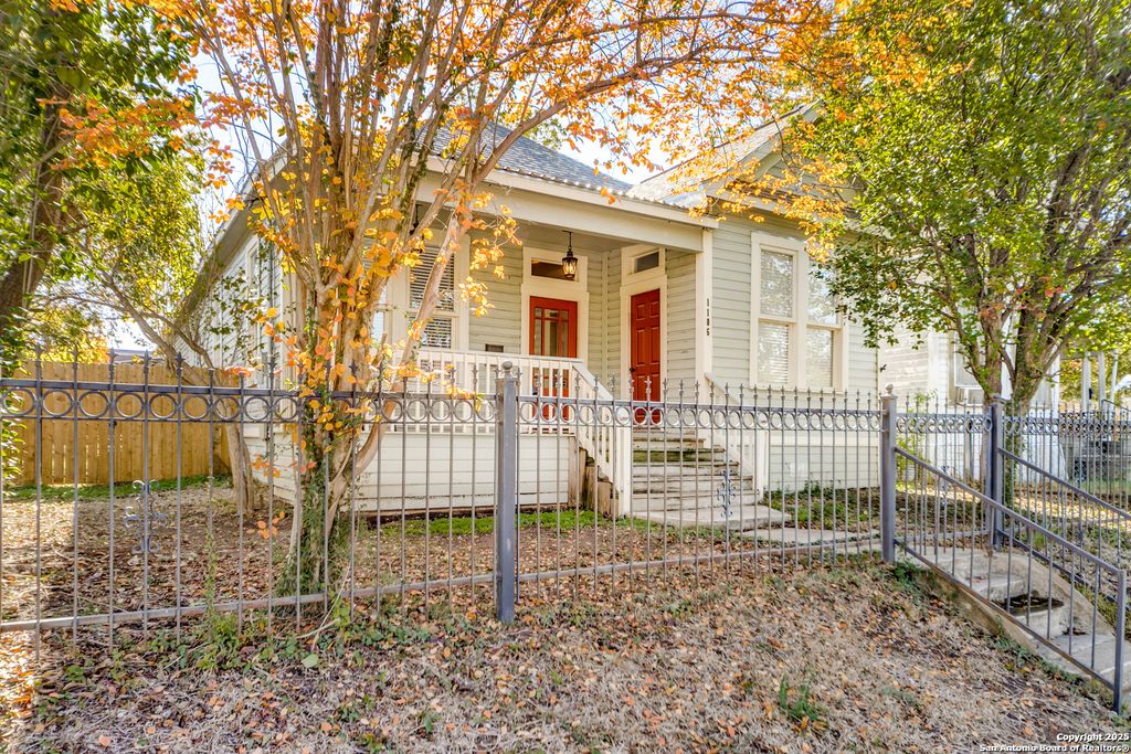 1106 Dawson, San Antonio, TX 78202