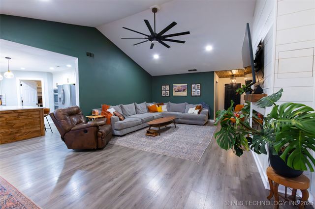 9623 N Yale Avenue, Sperry, OK 74073