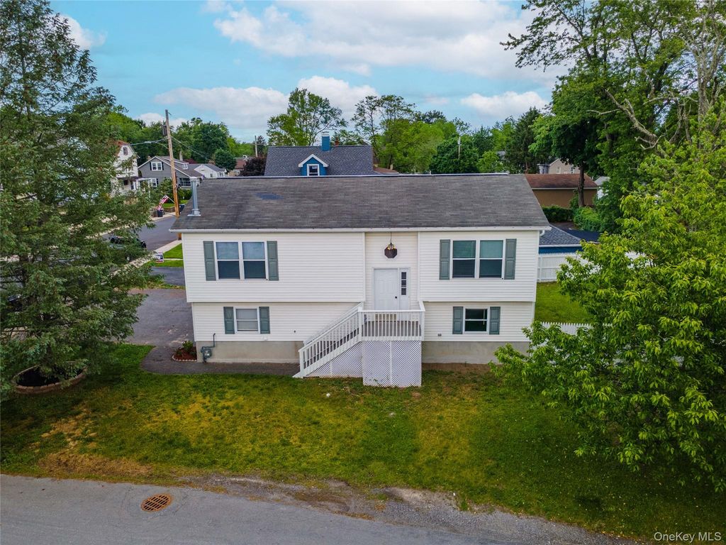99 Univoice Street, Maybrook, NY 12543