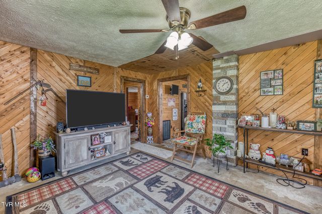 105 Hubbard Road, Jonesborough, TN 37659