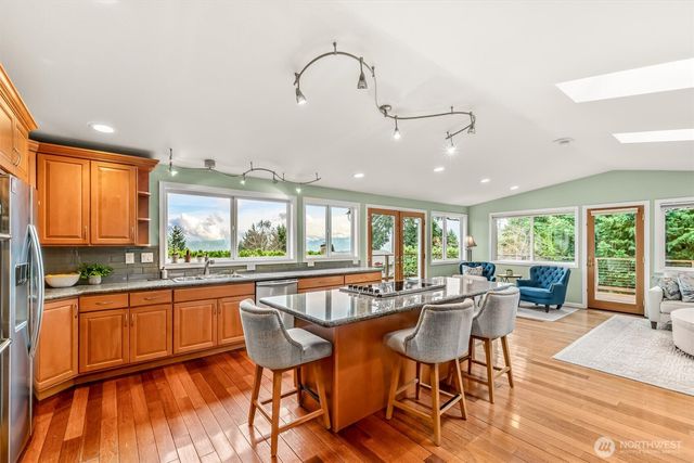 6439 NE 188th Street, Kenmore, WA 98028