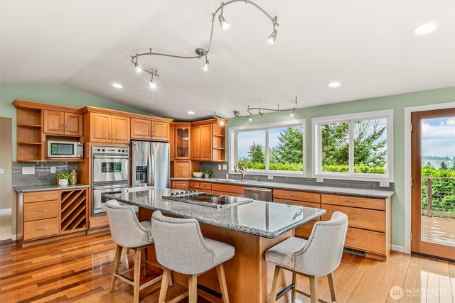 6439 NE 188th Street, Kenmore, WA 98028