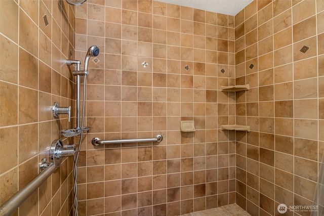 6439 NE 188th Street, Kenmore, WA 98028