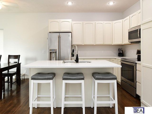 10509 Hillcrest Drive, La Vista, NE 68128
