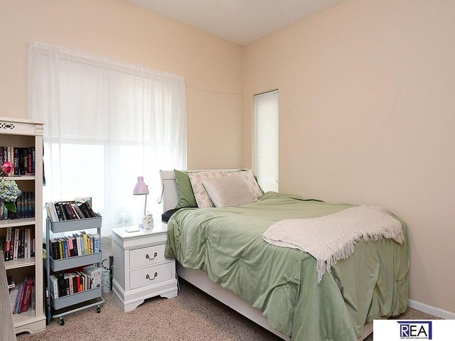 10509 Hillcrest Drive, La Vista, NE 68128