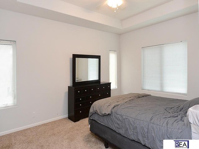 10509 Hillcrest Drive, La Vista, NE 68128