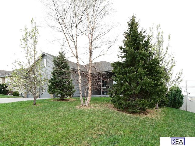 10509 Hillcrest Drive, La Vista, NE 68128