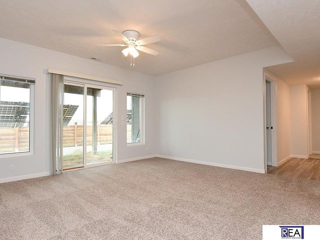 10509 Hillcrest Drive, La Vista, NE 68128