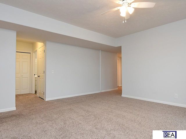 10509 Hillcrest Drive, La Vista, NE 68128