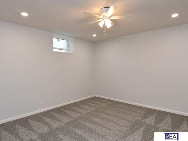 10509 Hillcrest Drive, La Vista, NE 68128