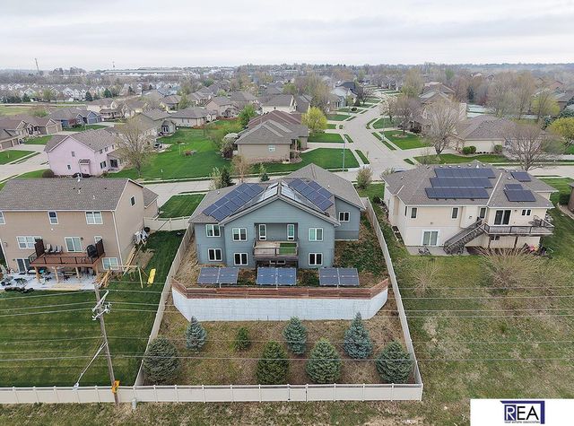 10509 Hillcrest Drive, La Vista, NE 68128