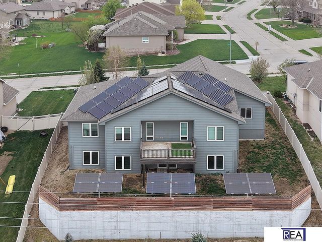 10509 Hillcrest Drive, La Vista, NE 68128