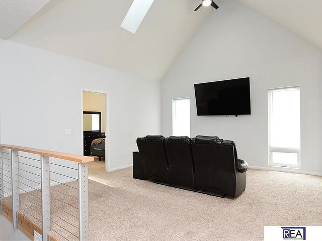 10509 Hillcrest Drive, La Vista, NE 68128