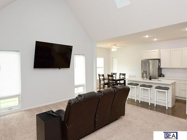 10509 Hillcrest Drive, La Vista, NE 68128