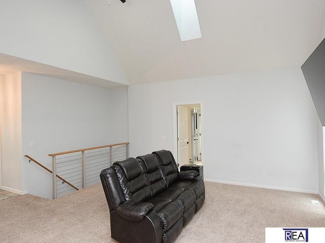 10509 Hillcrest Drive, La Vista, NE 68128