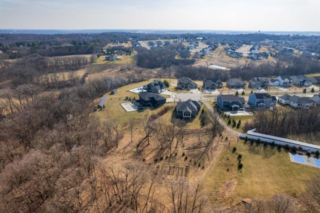 2482 Fieldstone Road SW, Rochester, MN 55902