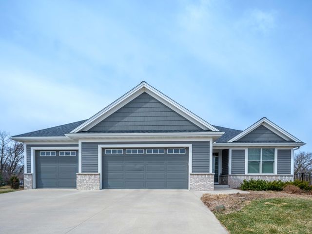 2482 Fieldstone Road SW, Rochester, MN 55902