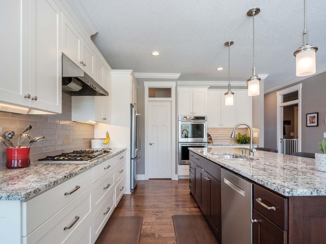 2482 Fieldstone Road SW, Rochester, MN 55902