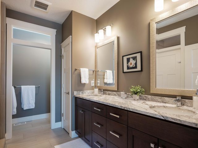 2482 Fieldstone Road SW, Rochester, MN 55902