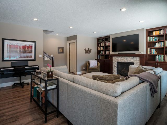 2482 Fieldstone Road SW, Rochester, MN 55902