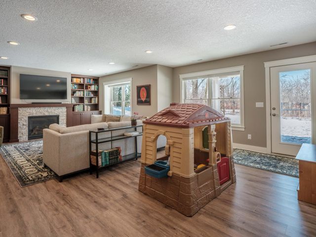 2482 Fieldstone Road SW, Rochester, MN 55902