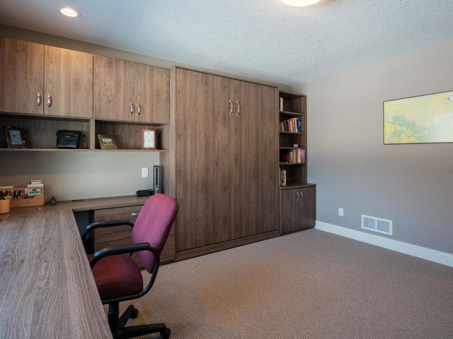 2482 Fieldstone Road SW, Rochester, MN 55902