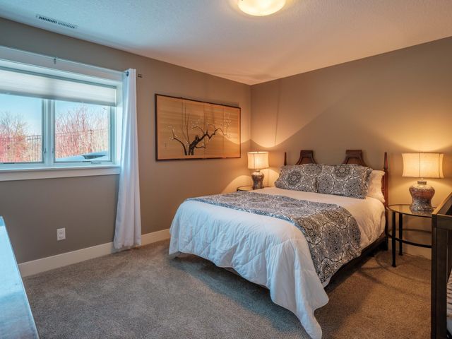 2482 Fieldstone Road SW, Rochester, MN 55902