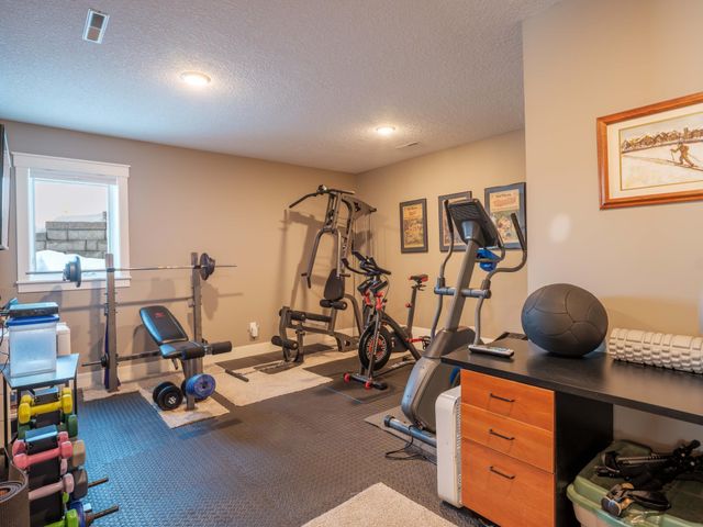 2482 Fieldstone Road SW, Rochester, MN 55902