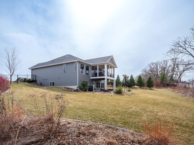 2482 Fieldstone Road SW, Rochester, MN 55902