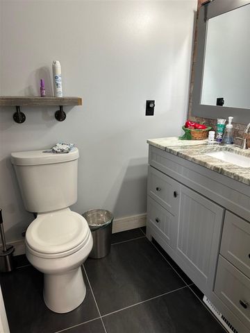 1535 Kings Crown, Wixom, MI 48393