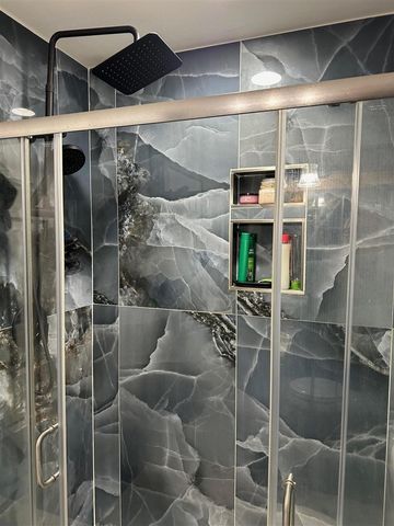 1535 Kings Crown, Wixom, MI 48393