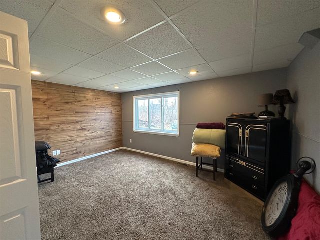 1535 Kings Crown, Wixom, MI 48393