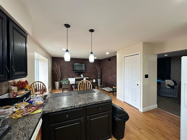 1535 Kings Crown, Wixom, MI 48393