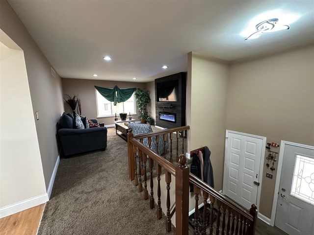 1535 Kings Crown, Wixom, MI 48393