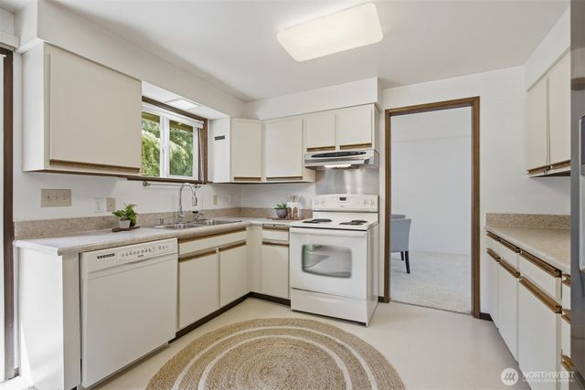 1415 Oriental Avenue, Bellingham, WA 98229