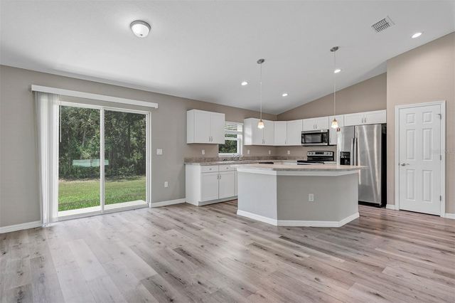 21512 SW RAINBOW LAKES BOULEVARD, Dunnellon, FL 34431