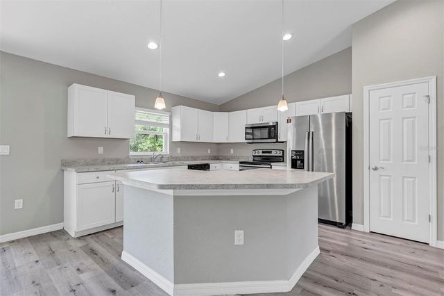 21512 SW RAINBOW LAKES BOULEVARD, Dunnellon, FL 34431
