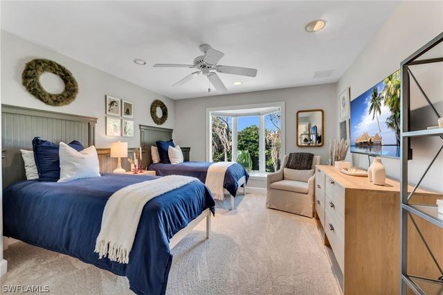 4356 Pond Apple DR N, Naples, FL 34119