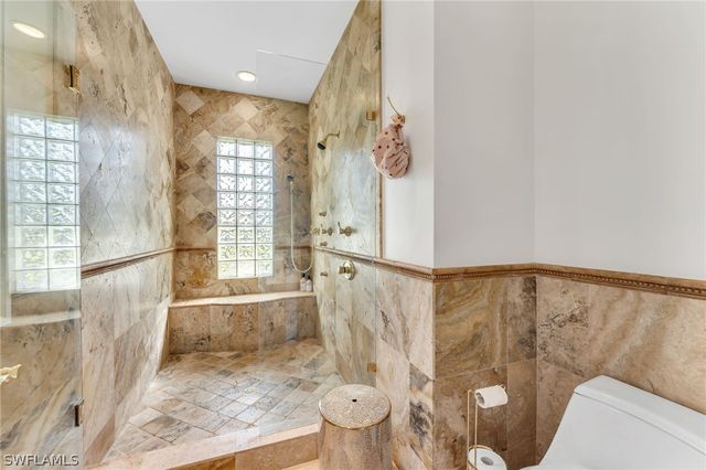 4356 Pond Apple DR N, Naples, FL 34119